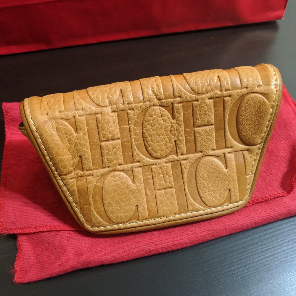 Carolina Herrera sunglass case